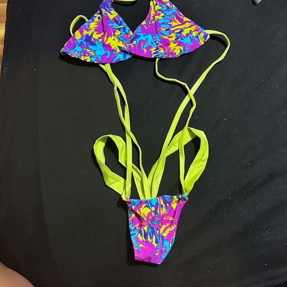 Colorful slingshot bikini